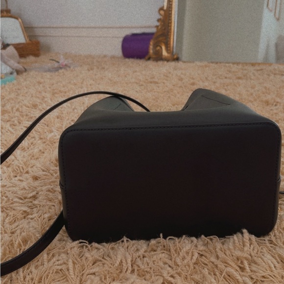 Black and Red Leather Shoulder Bag with Adjustable Strap - Picture 5 of 9